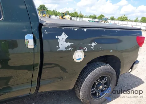 2011 Toyota Tundra Grade 4.6L V8 z USA, uszkodzony, nr VIN 5TFRM5F14BX025177